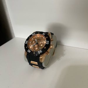 Mens Invicta watch, rose gold with flexible band!